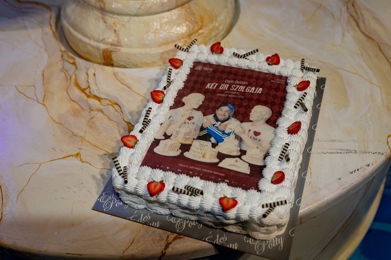 Köszönjük az ehető kellékeket és a finom tortát az Édes Pöttynek!