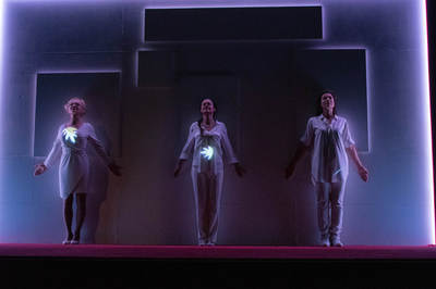 Bozó Andrea, Botos Éva, Szávai Viktória - © theater.hu - Ilovszky  Béla