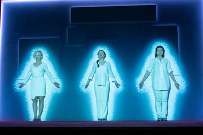 Bozó Andrea, Botos Éva, Szávai Viktória - © theater.hu - Ilovszky  Béla